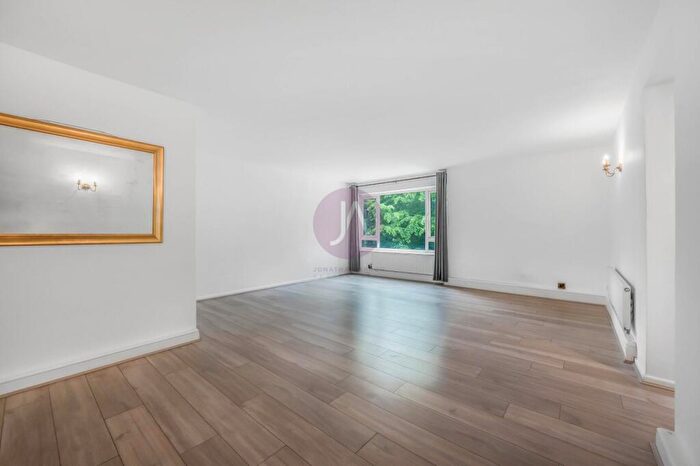 2 Bedroom Apartment For Sale In St Anns Court, Sunningford Road, Hendon, NW4