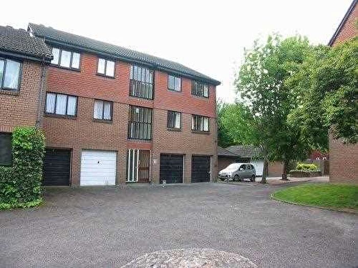 2 Bedroom Flat For Sale In Winchester Close, Beckton, E6
