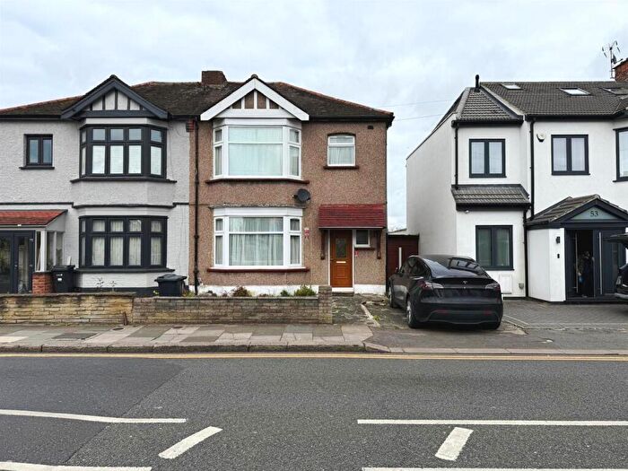 3 Bedroom House For Sale In Benton Road, Ilford, IG1