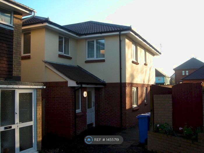 1 Bedroom Flat To Rent In Apollo Close, Poole, BH12