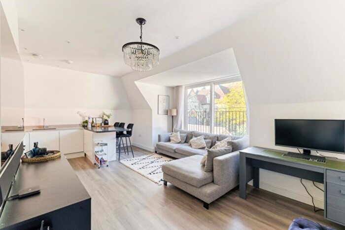 1 Bedroom Flat To Rent In Abbey Court, Redhill, RH1