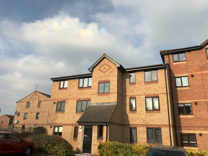 1 Bedroom Flat To Rent In Chestnut Road, Vange, SS16