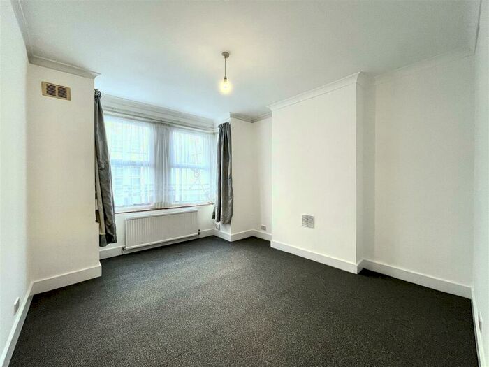 2 Bedroom Flat To Rent In St Margarets Road, Turnpike Lane, N15