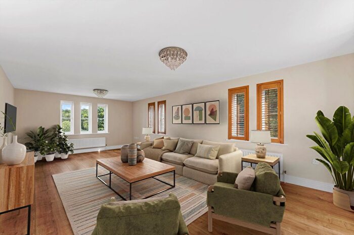 2 Bedroom Flat For Sale In Aspen House, East Parkside, Great Park, Warlingham, CR6