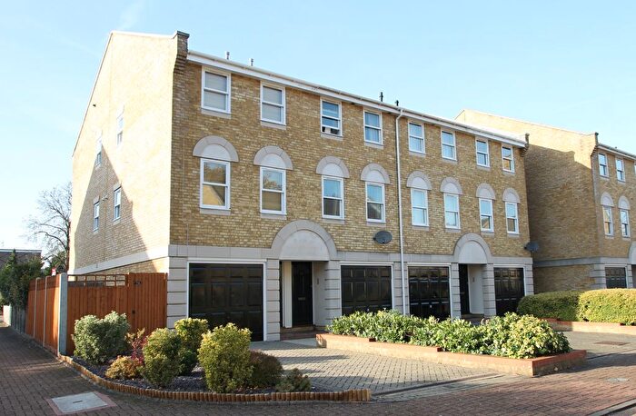 1 Bedroom Property To Rent In Vicarage Drive, Beckenham, BR3