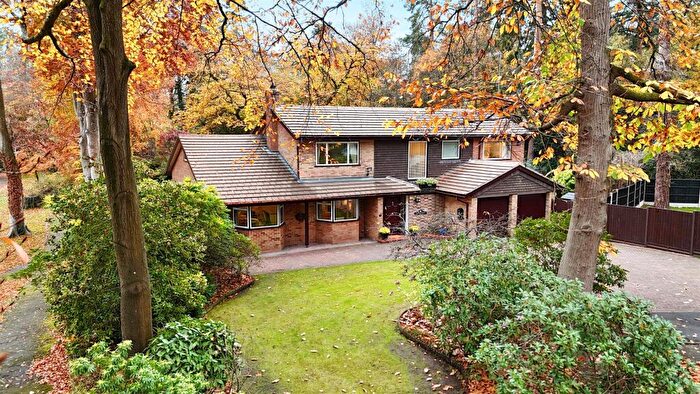 4 Bedroom Detached House For Sale In Redwood Glade, Leighton Buzzard, LU7