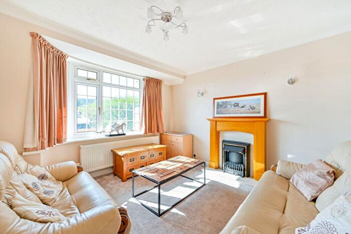 5 Bedroom Semi-Detached House For Sale In Cranbourne Close, Cippenham Green, Slough, SL1