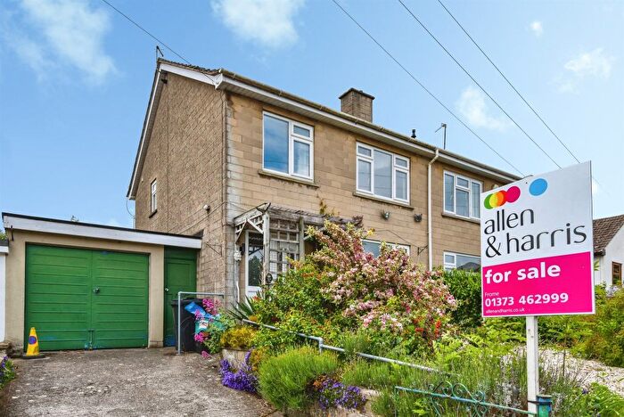 3 Bedroom Semi-Detached House For Sale In Long Ground, Frome, BA11