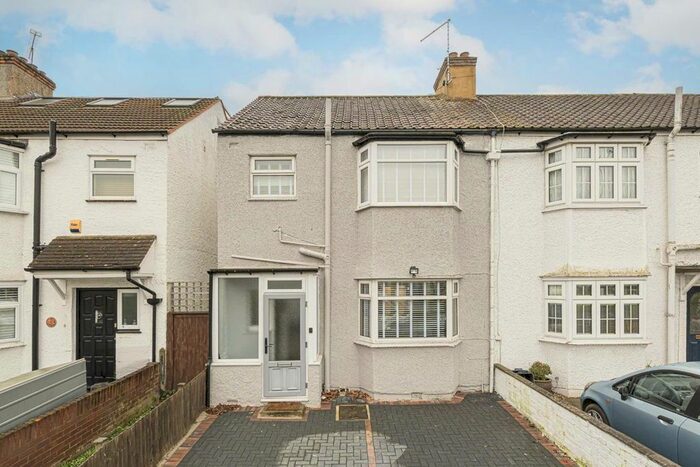 3 Bedroom Terraced House To Rent In Lower Richmond Road, Kew, Richmond, TW9