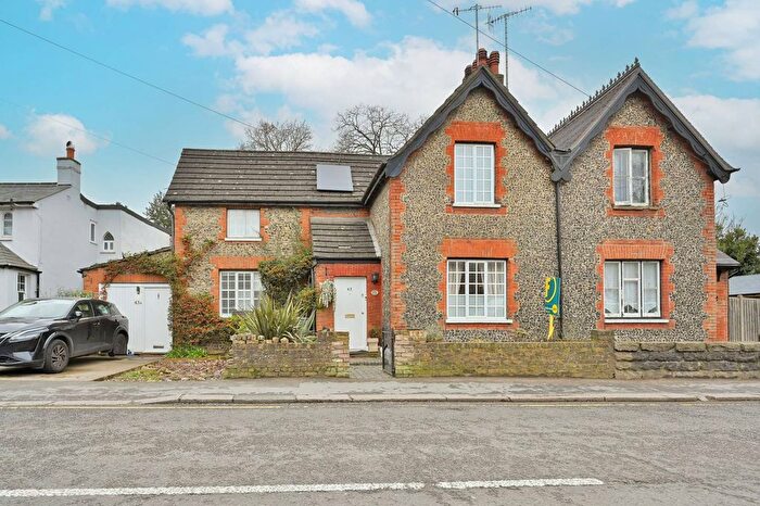 3 Bedroom Cottage For Sale In High Street, Bushey, WD23