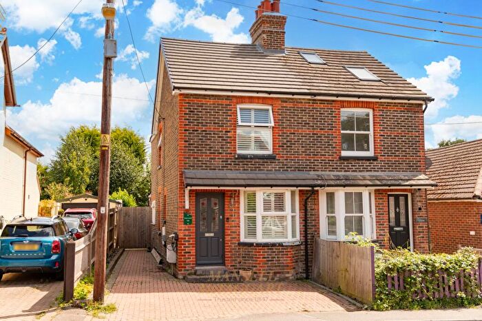 3 Bedroom Semi-Detached House For Sale In Brookhill Road, Copthorne, RH10