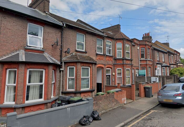 3 Bedroom Terraced House To Rent In Stockwood Crescent Luton, LU1