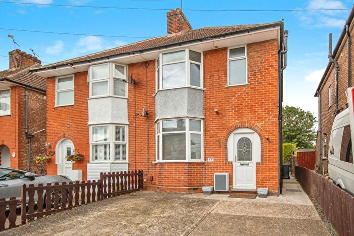 3 Bedroom Semi-detached House For Sale In Wallace Road, Ipswich, IP1