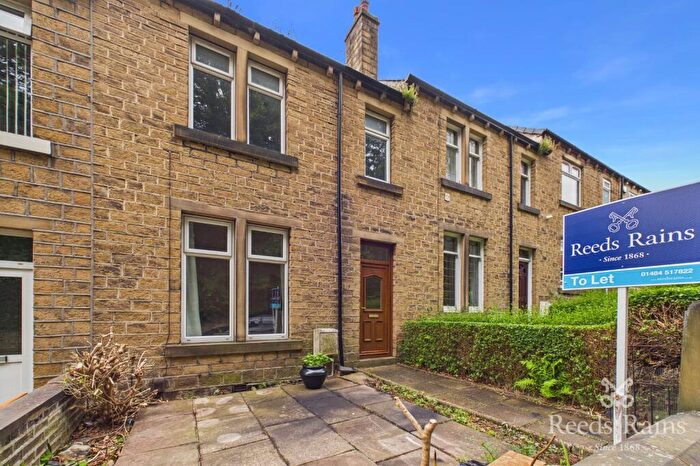 3 Bedroom Terraced House To Rent In Newland Avenue, Birkby, Huddersfield, HD2