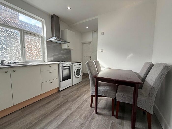3 Bedroom Maisonette To Rent In Rosslyn Crescent, Harrow, HA1