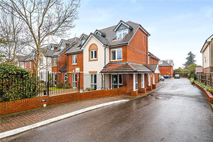 1 Bedroom Flat For Sale In Limpsfield Road, Warlingham, CR6