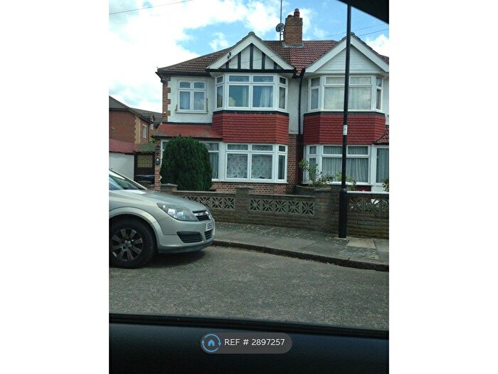 3 Bedroom Semi-Detached House To Rent In Hampshire Close, London, N18