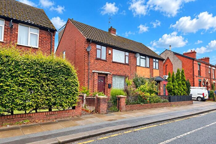 4 Bedroom Semi Detached House For Sale In Stockport Road, Denton, Manchester, Greater Manchester, M34