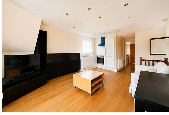 2 Bedroom Maisonette To Rent In Millet Road, Greenford, UB6