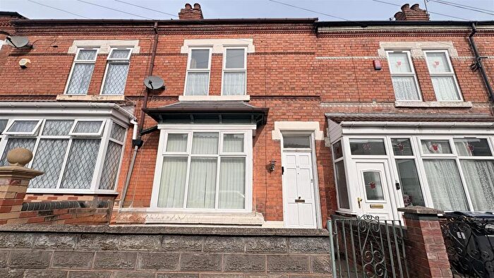 3 Bedroom Terraced House For Sale In Oakwood Road, B11
