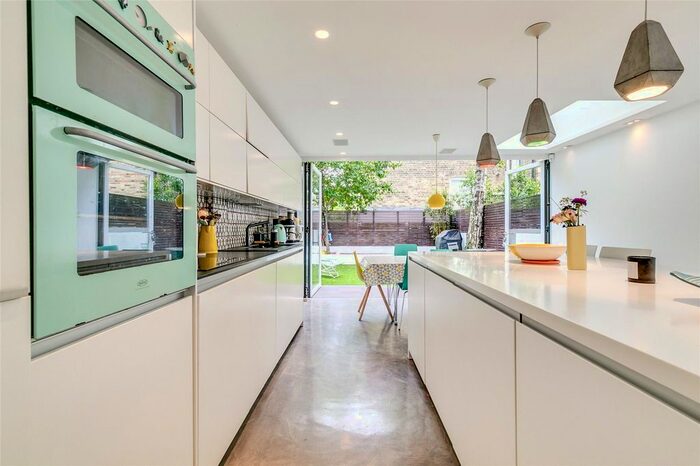 4 Bedroom Terraced House To Rent In Elm Park, London, SW2