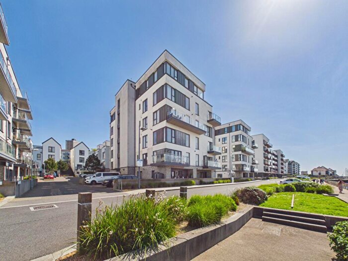 2 Bedroom Flat For Sale In Fin Street, Plymouth, PL1