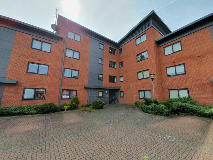 2 Bedroom Apartment To Rent In Marshall Road, Banbury, Oxon, OX16