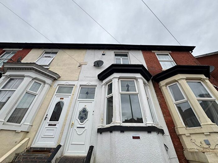 3 Bedroom Terraced House To Rent In Haden Hill, Wolverhampton, WV3