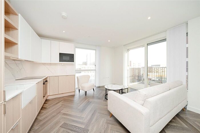 1 Bedroom Flat To Rent In Henshaw Parade, The Hyde, London, NW9