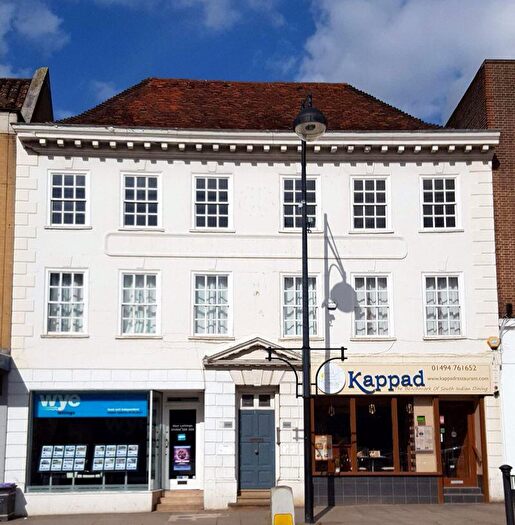 2 Bedroom Flat To Rent In B High Street, High Wycombe, HP11