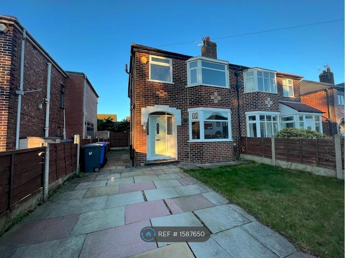 3 Bedroom Semi-Detached House To Rent In Dryden Avenue, Swinton, Manchester, M27