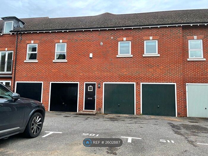 2 Bedroom Flat To Rent In Cavell Drive, Bishop's Stortford, CM23