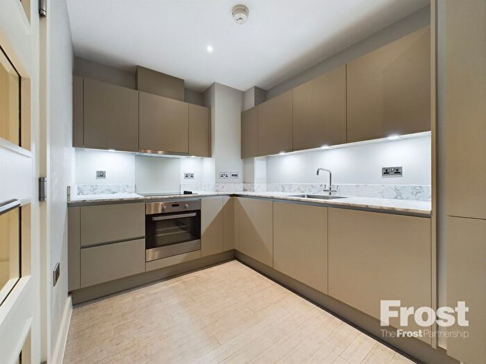 1 Bedroom Flat To Rent In School Passage, Southall, UB1