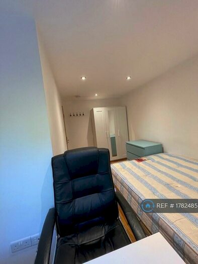 5 Bedroom Flat To Rent In Chalton Street, London, NW1