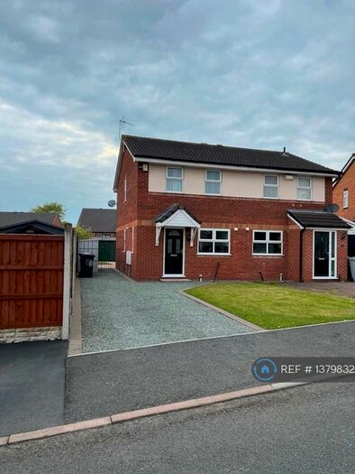 3 Bedroom Semi-Detached House To Rent In Kinloch Close, Crewe, CW1