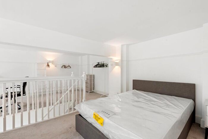1 Bedroom Flat To Rent In Shillington Old School, Este Road, SW11