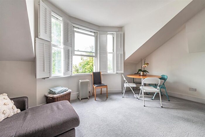 1 Bedroom Flat To Rent In High Street Wanstead, Wanstead, E11