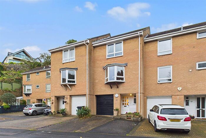 3 Bedroom Town House For Sale In Modern Townhouse Moments From Hill Road, Clevedon, BS21
