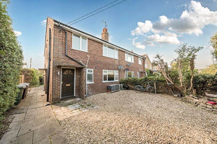2 Bedroom Flat For Sale In Farmoor, Oxford, OX2