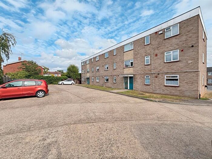 Studio For Sale In Gordon Road, Corringham, SS17