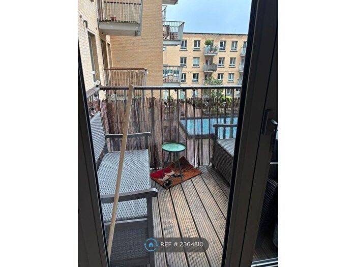 2 Bedroom Flat To Rent In Eden Grove, London, N7