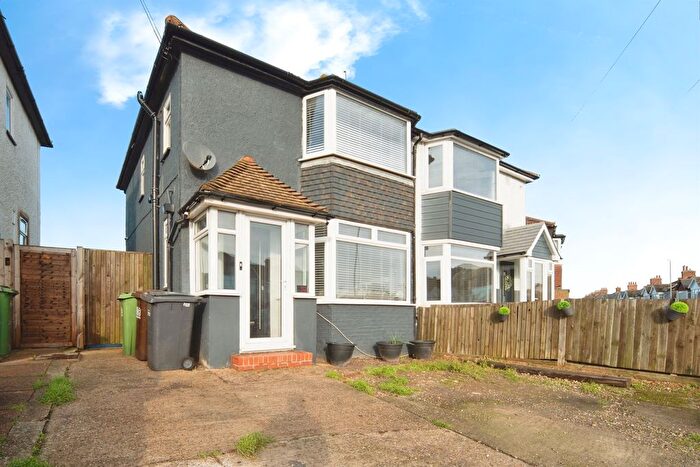 3 Bedroom Semi-Detached House For Sale In Bexhill Road, St. Leonards-On-Sea, TN38