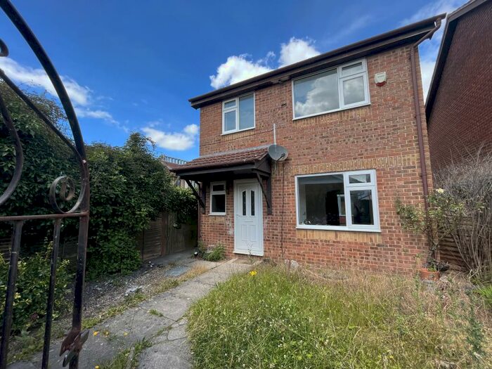 3 Bedroom House To Rent In New Road, Stoke Gifford, Bristol, BS34