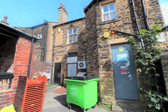 2 Bedroom Apartment To Rent In A Town Street, Farsley, Pudsey, LS28
