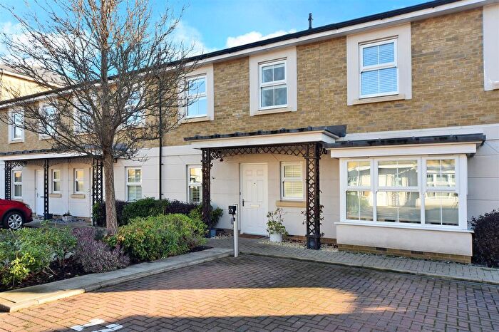 3 Bedroom Terraced House For Sale In Vallings Place, Surbiton, KT6