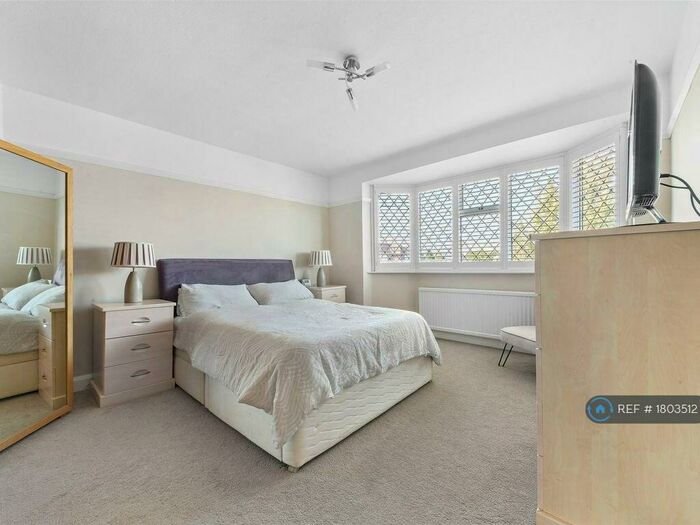 4 Bedroom Detached House To Rent In Chilmark Gardens, New Malden, KT3