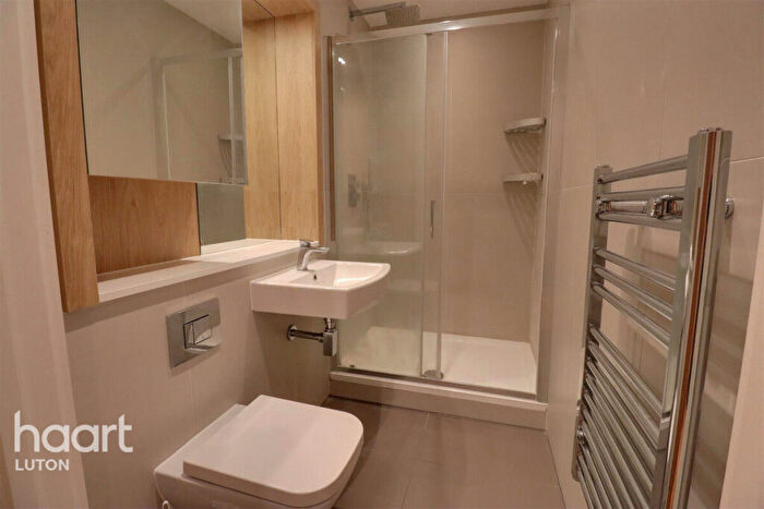 1 Bedroom Apartment To Rent In Flowers Way, Luton, LU1