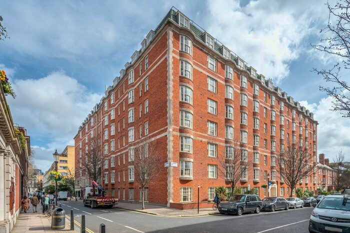 3 Bedroom Flat To Rent In Queensway, Bayswater, London, W2