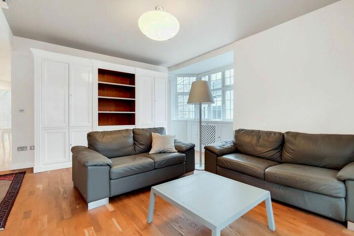 2 Bedroom Flat To Rent In Brompton Road, Knightsbridge, London, SW3