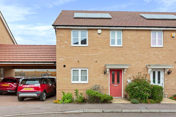 3 Bedroom End Of Terrace House To Rent In Regna Close, Rainham, Havering, London, RM13